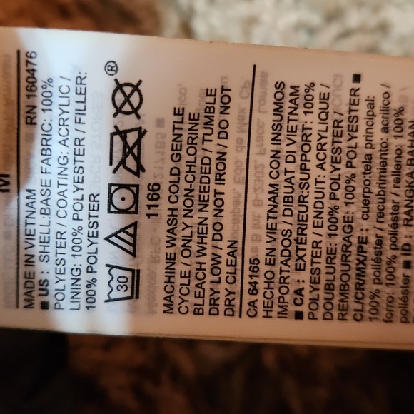 NWT Old Navy Green Camouflage Puffer Vest Womans Size Medium - Picture 6 of 6